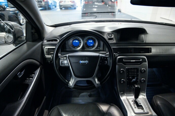 volvo-xc-70-diesel-2012-big-10