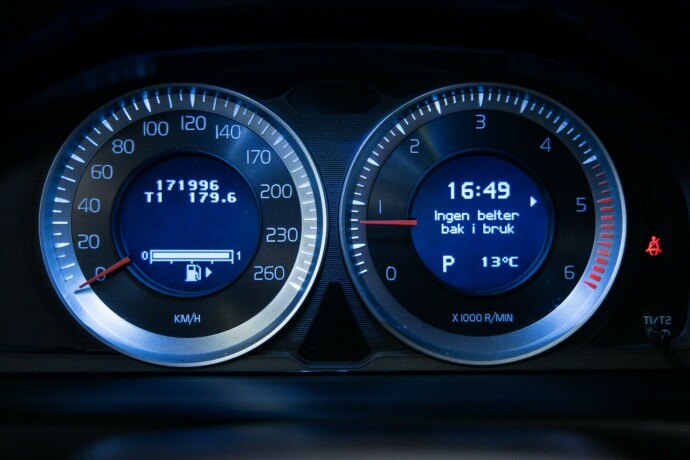 volvo-xc-70-diesel-2012-big-11