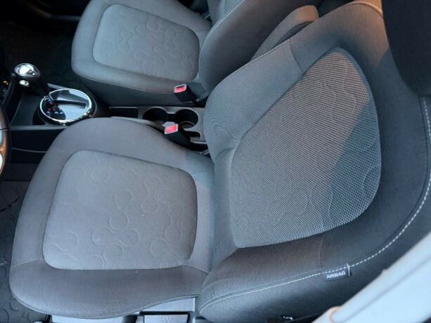 hyundai-i20-bensin-2011-big-11