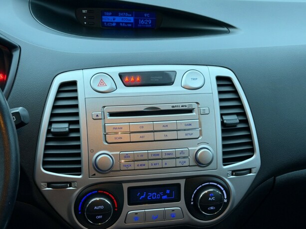 hyundai-i20-bensin-2011-big-7