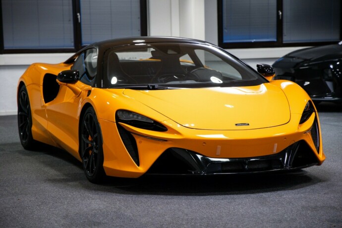 mclaren-artura-elektrisitetbensin-2023-big-3