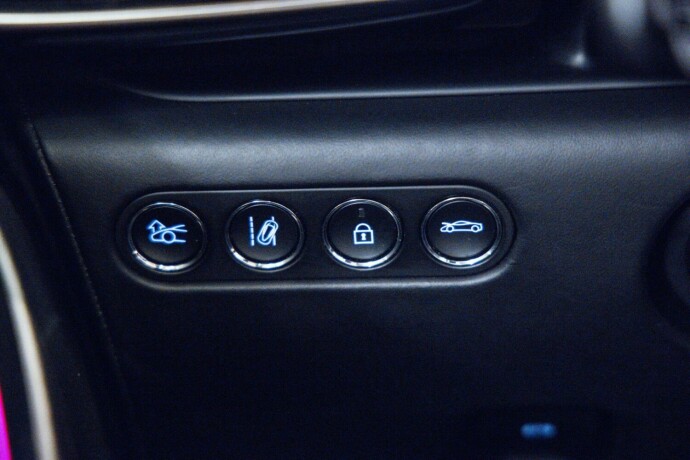 mclaren-artura-elektrisitetbensin-2023-big-13