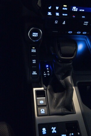 toyota-land-cruiser-2025-big-17