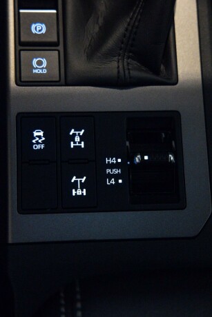 toyota-land-cruiser-2025-big-18