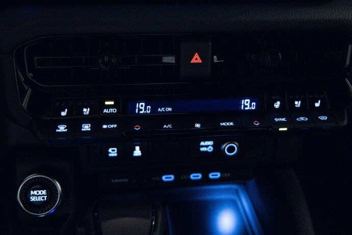 toyota-land-cruiser-2025-big-15