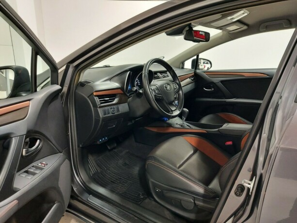 toyota-avensis-bensin-2015-big-22