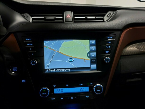 toyota-avensis-bensin-2015-big-40