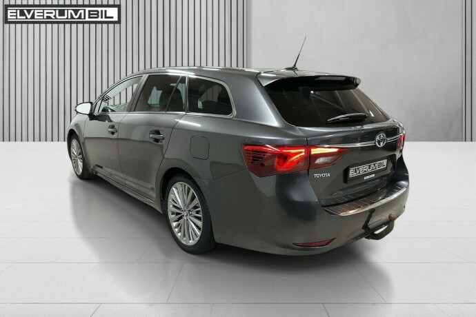 toyota-avensis-bensin-2015-big-13
