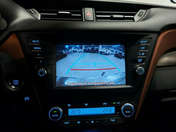 toyota-avensis-bensin-2015-big-39