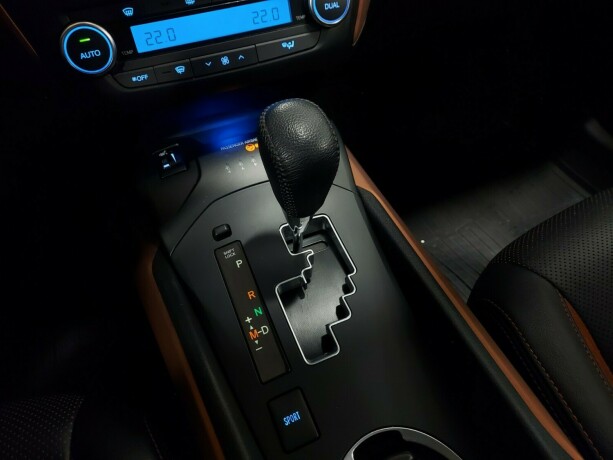 toyota-avensis-bensin-2015-big-44