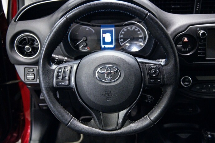 toyota-yaris-elektrisitetbensin-2019-big-10