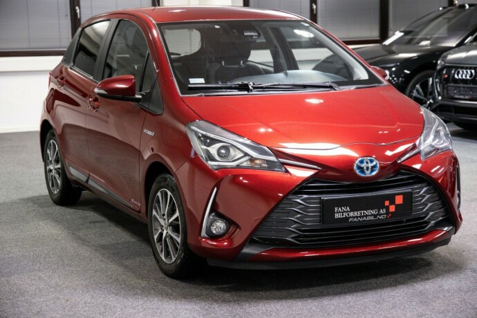 toyota-yaris-elektrisitetbensin-2019-big-3