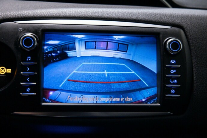 toyota-yaris-elektrisitetbensin-2019-big-13