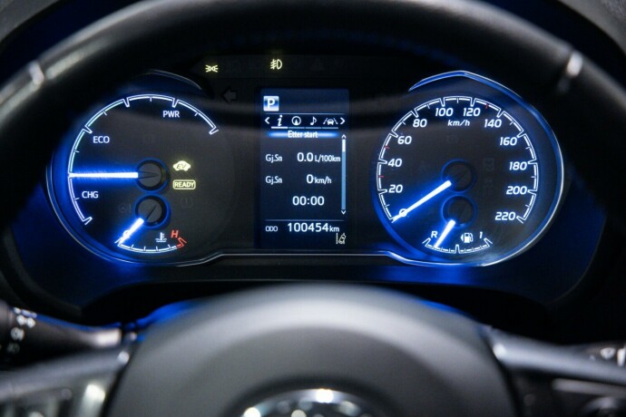 toyota-yaris-elektrisitetbensin-2019-big-11