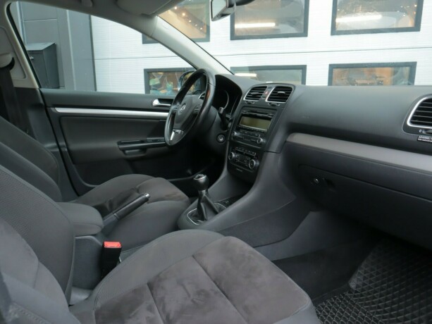 volkswagen-golf-bensin-2010-big-8