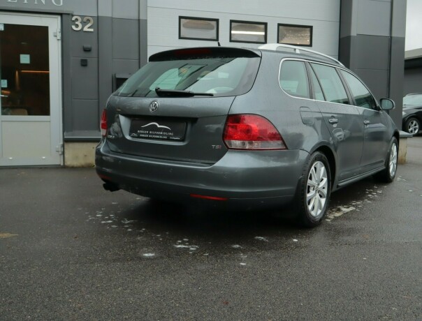 volkswagen-golf-bensin-2010-big-3