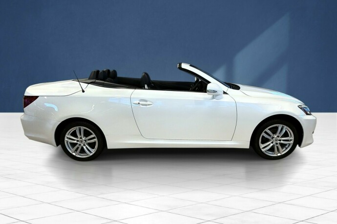 lexus-is-bensin-2010-big-4