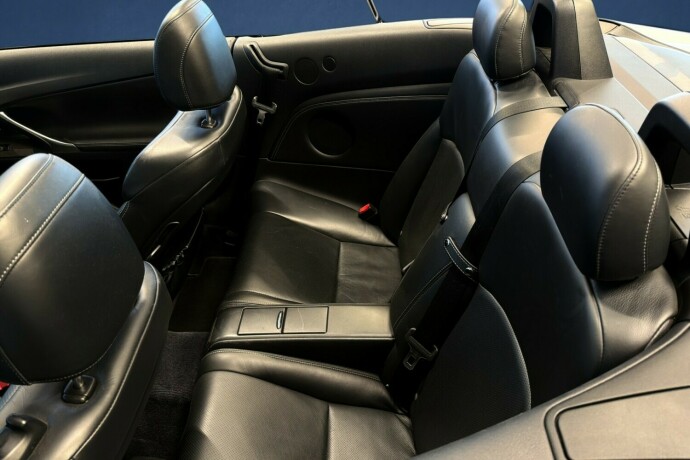 lexus-is-bensin-2010-big-13