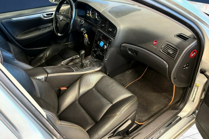 volvo-s60-diesel-2009-big-12