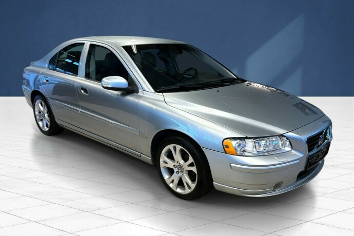volvo-s60-diesel-2009-big-0