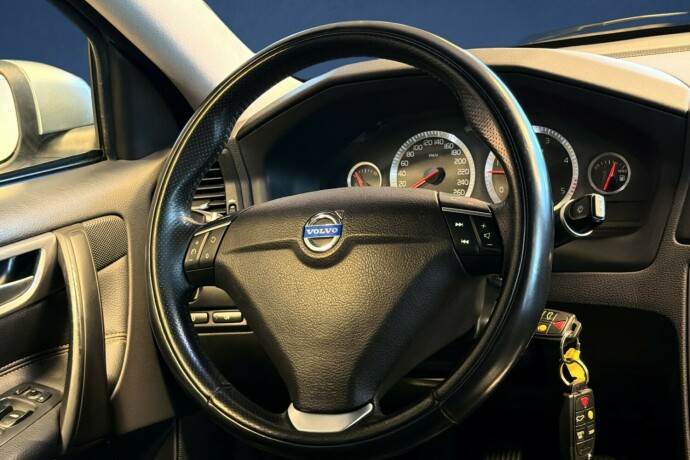 volvo-s60-diesel-2009-big-16