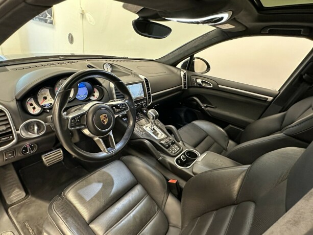 porsche-cayenne-bensin-2016-big-11