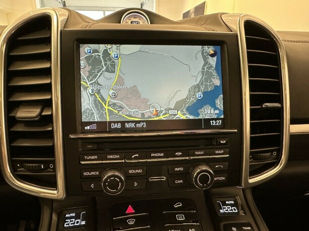 porsche-cayenne-bensin-2016-big-28