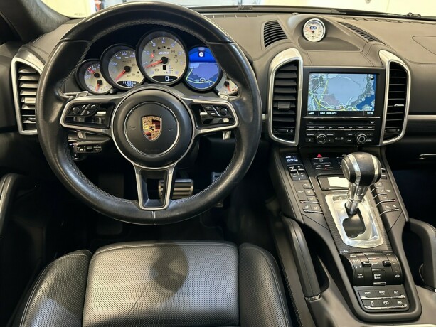 porsche-cayenne-bensin-2016-big-16