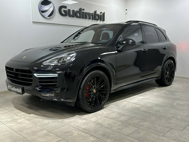 porsche-cayenne-bensin-2016-big-0