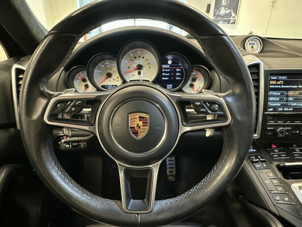 porsche-cayenne-bensin-2016-big-17