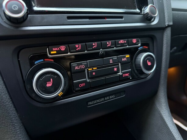 volkswagen-golf-diesel-2013-big-23