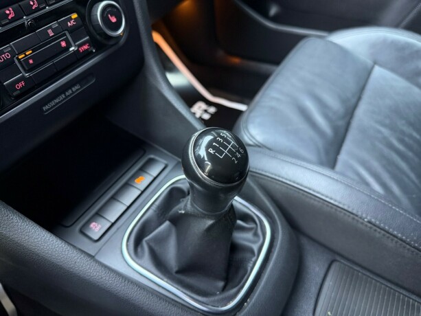 volkswagen-golf-diesel-2013-big-24