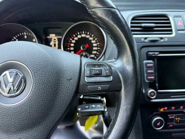 volkswagen-golf-diesel-2013-big-15