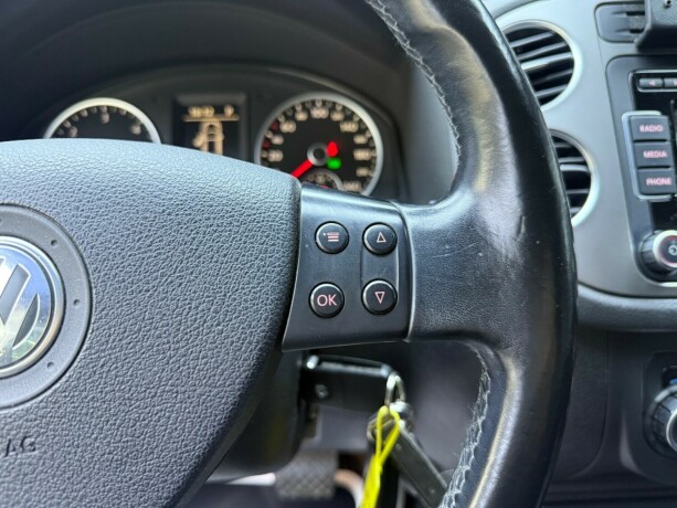 volkswagen-tiguan-diesel-2010-big-15