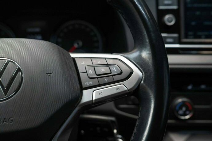 volkswagen-transporter-diesel-2021-big-21