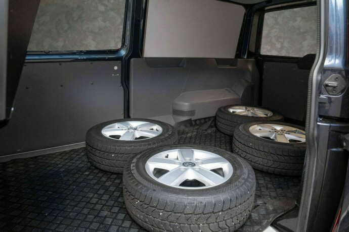 volkswagen-transporter-diesel-2021-big-30