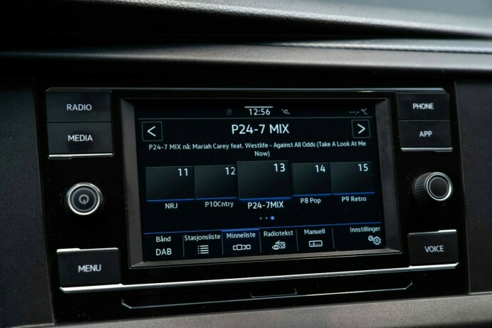 volkswagen-transporter-diesel-2021-big-24