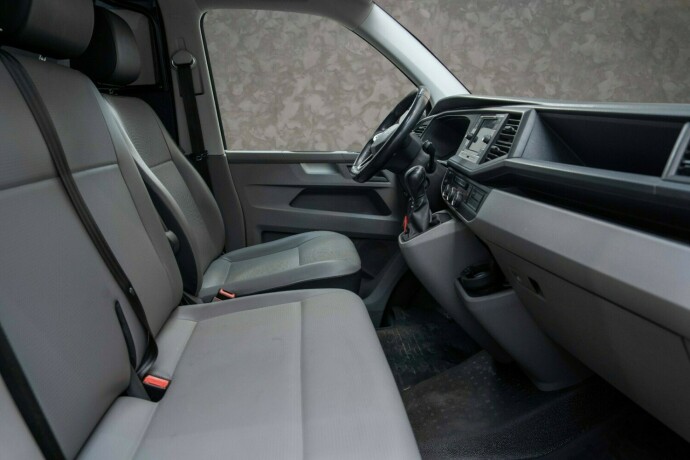 volkswagen-transporter-diesel-2021-big-33