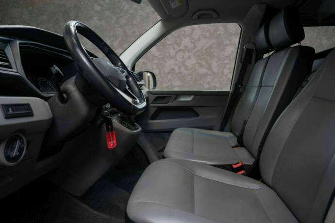 volkswagen-transporter-diesel-2021-big-28