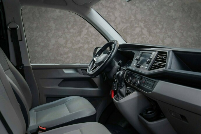 volkswagen-transporter-diesel-2021-big-34