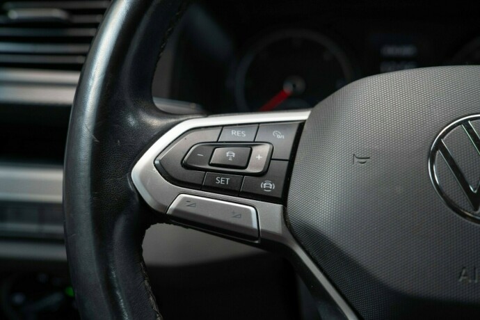 volkswagen-transporter-diesel-2021-big-20