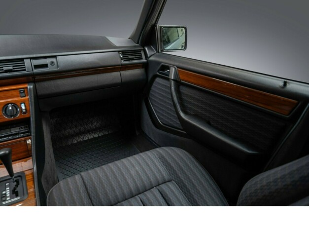 mercedes-benz-e-klasse-bensin-1991-big-32