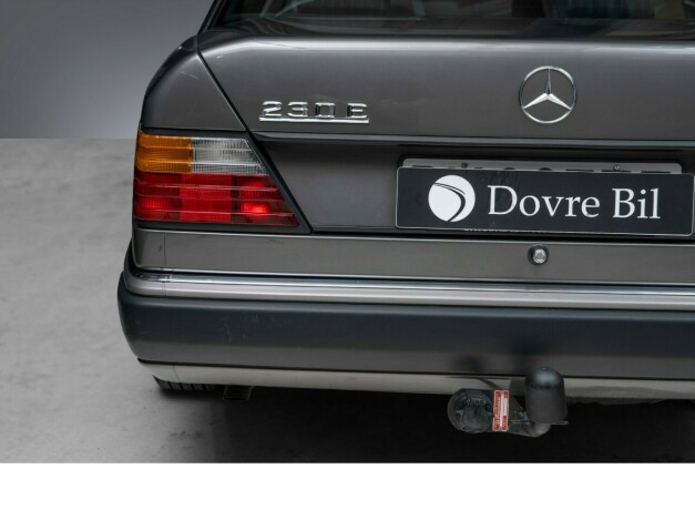 mercedes-benz-e-klasse-bensin-1991-big-24