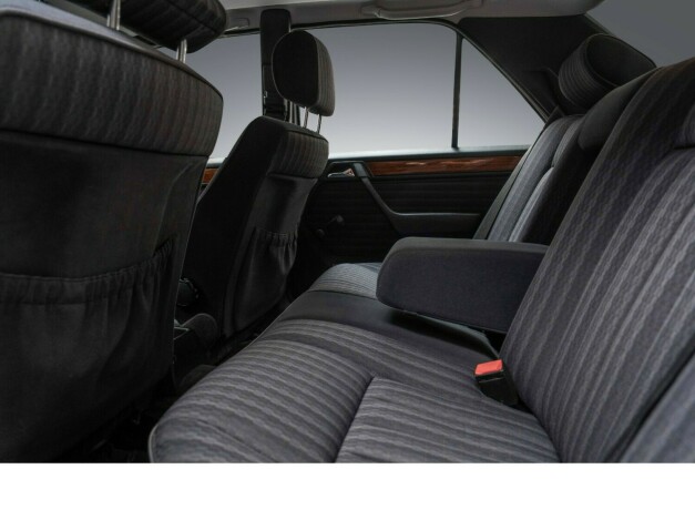 mercedes-benz-e-klasse-bensin-1991-big-44