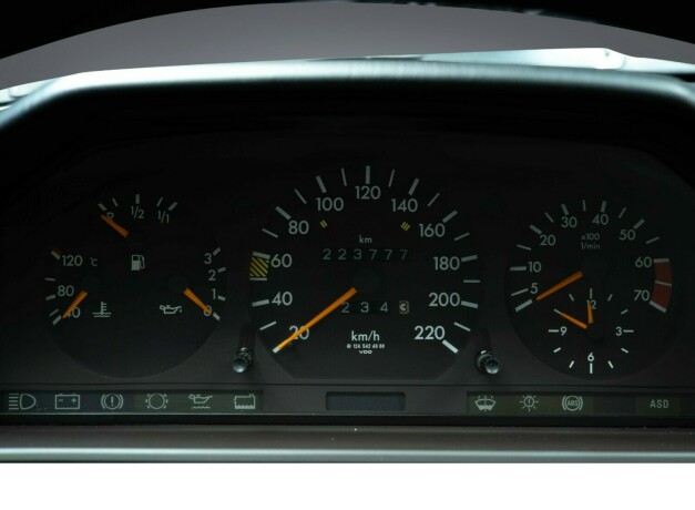 mercedes-benz-e-klasse-bensin-1991-big-49