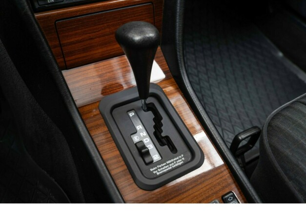 mercedes-benz-e-klasse-bensin-1991-big-52