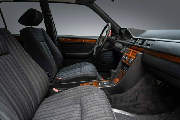 mercedes-benz-e-klasse-bensin-1991-big-33