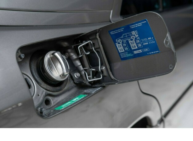 mercedes-benz-e-klasse-bensin-1991-big-64