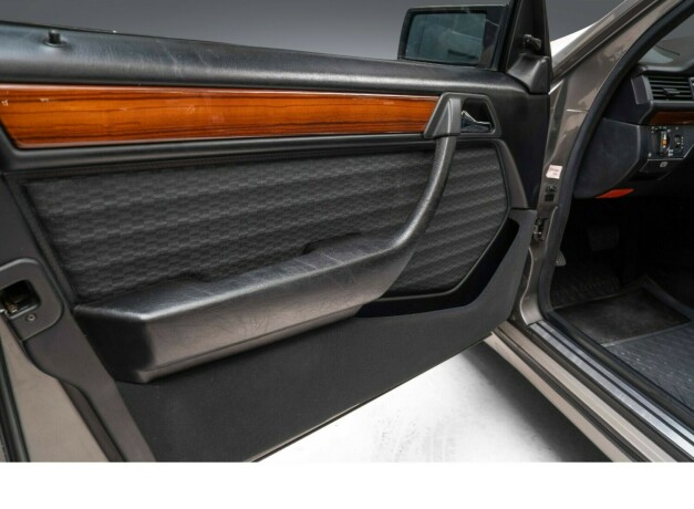 mercedes-benz-e-klasse-bensin-1991-big-46