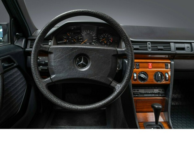 mercedes-benz-e-klasse-bensin-1991-big-31